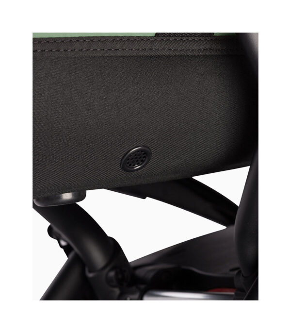 YOYO 2 - YOYO BASSINET - CLOSE UP - BREATHABLE SHELL - PEPPERMINT- WEB_eCom Stokke YOYO³ košara newborn shell – Olive - Image 8