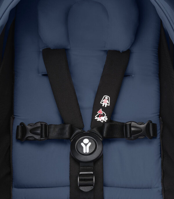 YOYO3_PLUS_Navy Blue_Harness_Close-up_0598 Stokke YOYO 0+ Sklopiva košara - Air France Blue - Image 4
