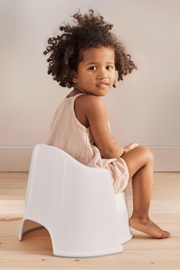 055221_03 BabyBjörn tuta Potty Chair, White/Grey - Image 3