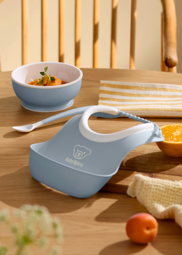 078002_04 BabyBjörn Set za hranjenje (Feeding Set, 3 kom) - Powder Blue - Image 4