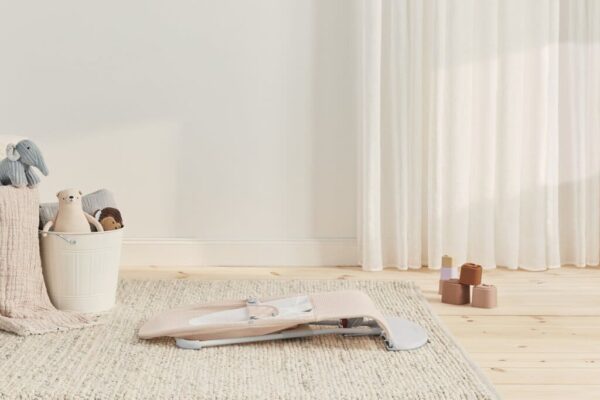 babybjörn ležaljka za bebe soft pearly pink/white, mash BabyBjörn Ležaljka za bebe Soft - Pearly Pink/White, Mash - Image 6