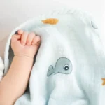 Done by Deer Organska muslin dekica za bebe – Wally Blue - Image 4