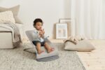 BabyBjörn Ležaljka za bebe Bliss - 3D Jersey, Sand Grey - Image 2