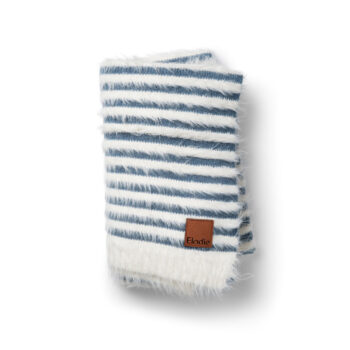 Elodie Plišana pletena dekica - Furry Knit Blanket, Berry Blue