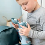 Done by Deer Termos boca 340ml – Tiny Farm Blue - Image 2